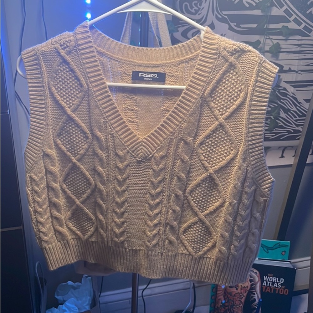 Women’s sweater vest